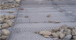雷诺护垫与格宾网在水利工程中的应用